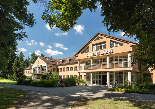 Haupthotel im Schwefelbad Ostrožská Nová Ves