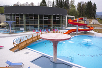 Innenbecken im Thermalpark THERME LOSINY